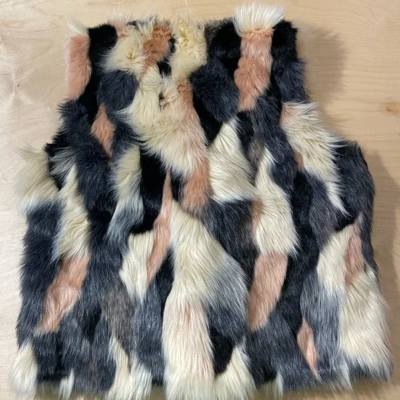 Outdoor Edition by Parkhurst Faux Fur Vest in Black, Pink and White XL (LD) - Picture 15 of 16